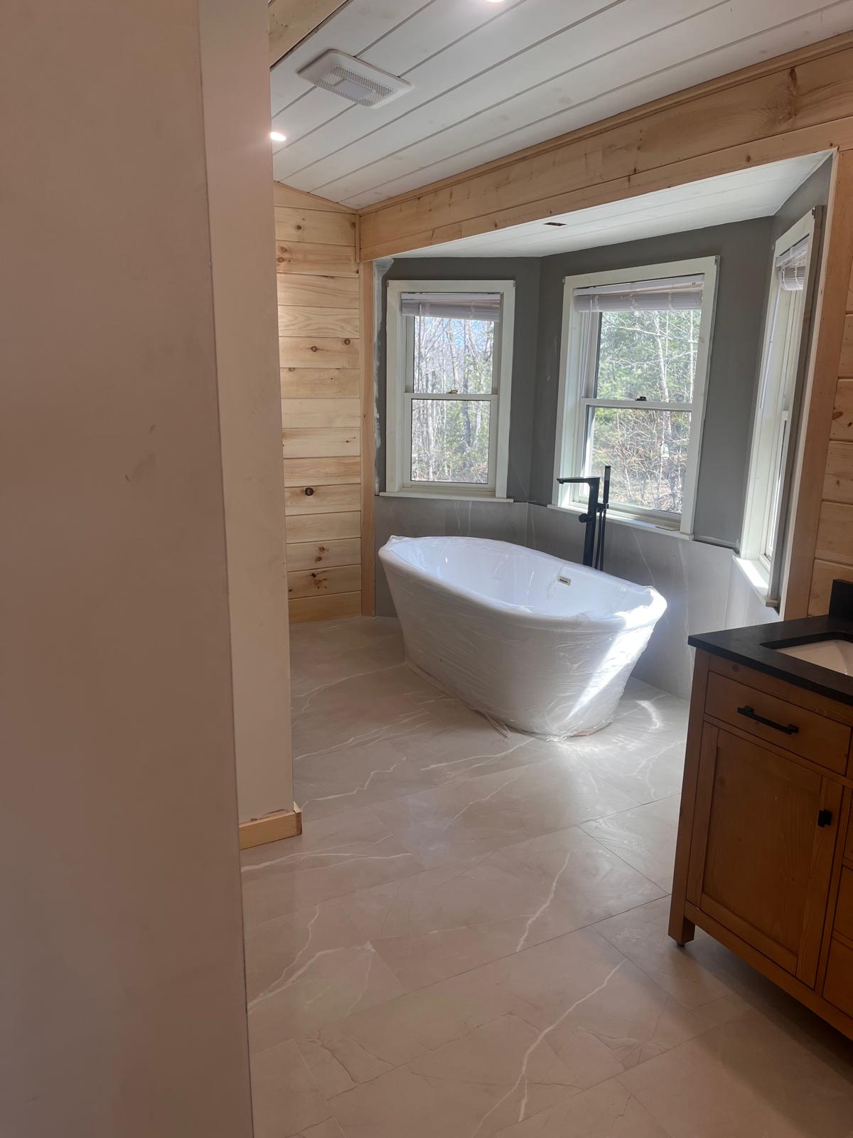 Freestanding Tub Suite